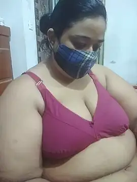 momo loves online show from 08-03-26, 02:45