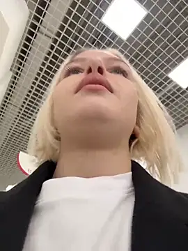 Snapshot of AshleyMur chatting on 02-17-26, 03:48 AshleyMur online show from 02-17-26, 03:48