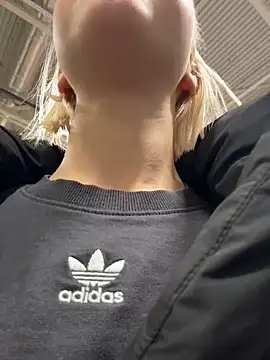 Snapshot of AshleyMur chatting on 01-19-26, 04:16 AshleyMur online show from 01-19-26, 04:16