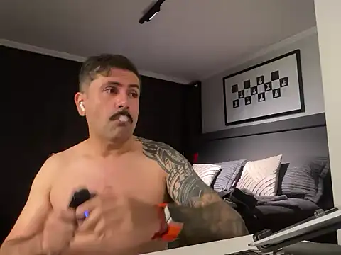 LukasMackenna online show from 03-25-26, 10:47