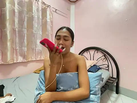 Mira Janee online show from 01-18-26, 01:25