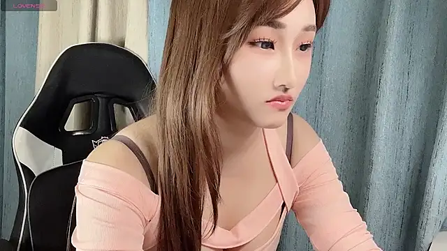 Snapshot of LuLu-lll chatting on 01-10-26, 05:19 LuLu-lll online show from 01-10-26, 05:19