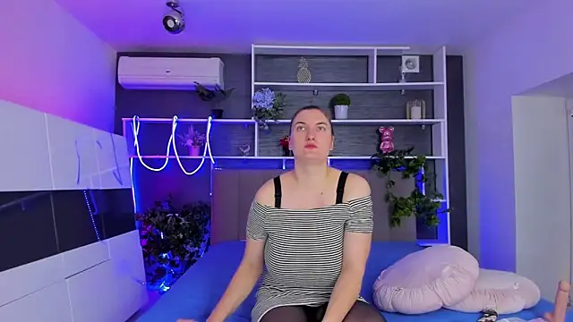 StephieRousee online show from 04-01-26, 05:31