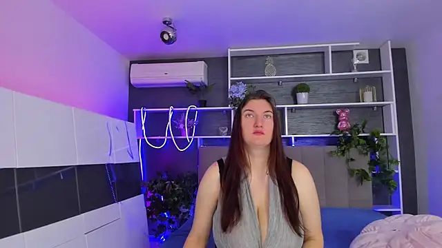 StephieRousee online show from 04-08-26, 05:20