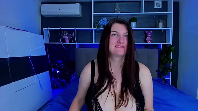 StephieRousee online show from 02-11-26, 06:41