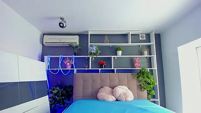 StephieRousee online show from 03-10-26, 06:28