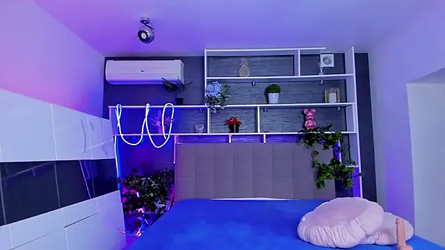 StephieRousee online show from 04-06-26, 05:30