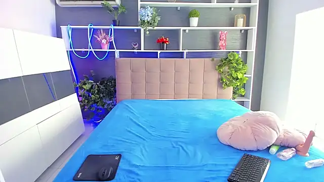 StephieRousee online show from 03-13-26, 06:18