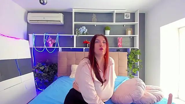 StephieRousee online show from 02-10-26, 06:34