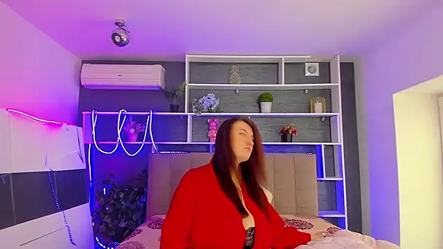 StephieRousee online show from 02-06-26, 06:31