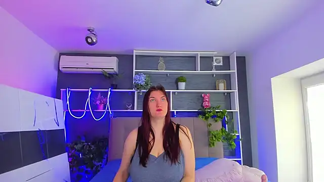 StephieRousee online show from 03-24-26, 06:13