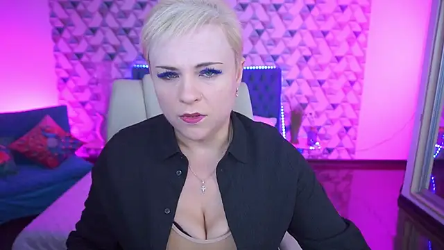 Snapshot of CrystalVibe chatting on 05-30-26, 05:58 CrystalVibe online show from 05-30-26, 05:58