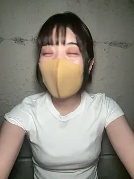 Snapshot of minami_room chatting on 07-18-26, 12:47 minami room online show from 07-18-26, 12:47