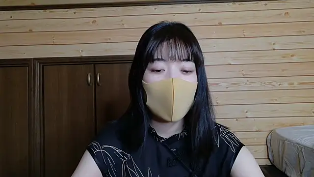 Snapshot of minami_room chatting on 07-06-26, 08:10 minami room online show from 07-06-26, 08:10