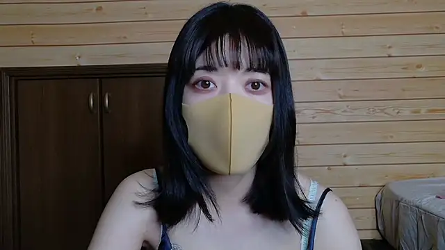 Snapshot of minami_room chatting on 07-02-26, 12:33 minami room online show from 07-02-26, 12:33