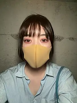 Snapshot of minami_room chatting on 07-03-26, 01:17 minami room online show from 07-03-26, 01:17
