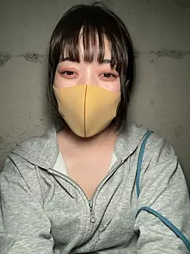 Snapshot of minami_room chatting on 06-30-26, 01:00 minami room online show from 06-30-26, 01:00