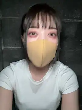 Snapshot of minami_room chatting on 08-05-26, 12:21 minami room online show from 08-05-26, 12:21