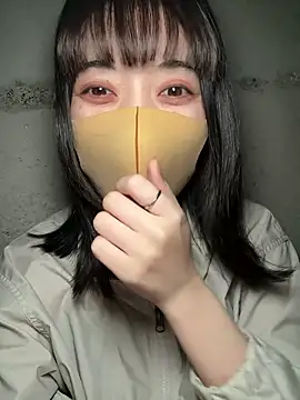 Snapshot of minami_room chatting on 07-04-26, 12:43 minami room online show from 07-04-26, 12:43