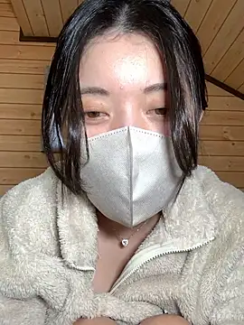 Snapshot of minami_room chatting on 01-11-26, 04:19 minami room online show from 01-11-26, 04:19