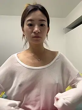 Snapshot of Xiaojuzi- chatting on 06-10-26, 01:45 Xiaojuzi- online show from 06-10-26, 01:45