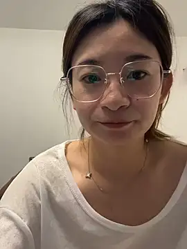 Snapshot of Xiaojuzi- chatting on 06-07-26, 02:22 Xiaojuzi- online show from 06-07-26, 02:22