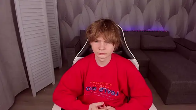 RowanScarlett online show from 01-10-26, 07:53