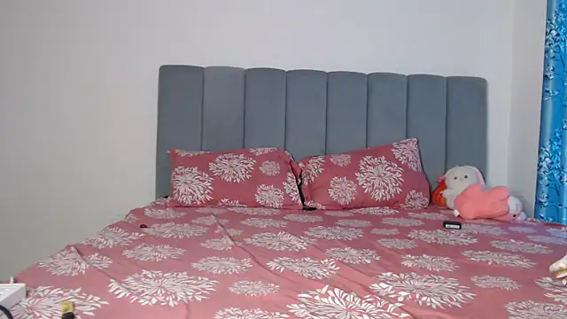 Snapshot of Hottie_heer chatting on 05-09-26, 01:25 Hottie heer online show from 05-09-26, 01:25