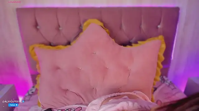 alyy cut3 online show from 03-18-26, 07:59