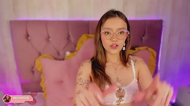 alyy cut3 online show from 03-26-26, 09:02