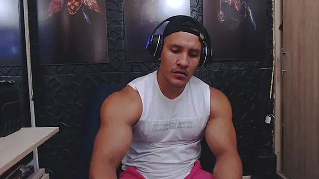 Snapshot of viktor_herrera chatting on 05-22-26, 03:21 viktor herrera online show from 05-22-26, 03:21
