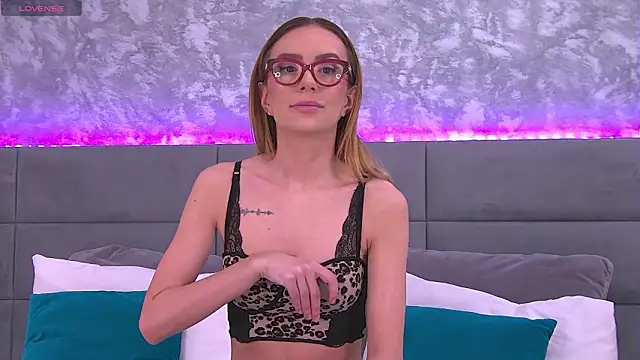 CindyBlondie online show from 03-19-26, 06:02