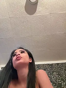 Snapshot of Evelin199 chatting on 05-13-26, 06:59 Evelin199 online show from 05-13-26, 06:59