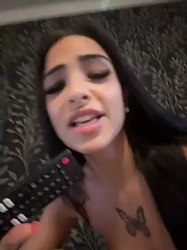 Snapshot of Evelin199 chatting on 06-25-26, 03:28 Evelin199 online show from 06-25-26, 03:28
