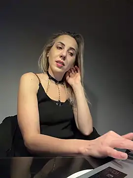 ElenaWhitmore online show from 02-17-26, 10:29