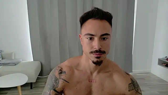 Snapshot of Master_Lukas chatting on 05-03-26, 11:47 Master Lukas online show from 05-03-26, 11:47