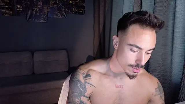 Snapshot of Master_Lukas chatting on 04-26-26, 12:13 Master Lukas online show from 04-26-26, 12:13