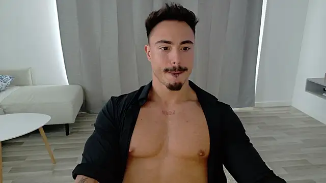Snapshot of Master_Lukas chatting on 05-08-26, 11:47 Master Lukas online show from 05-08-26, 11:47