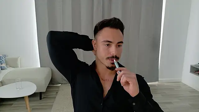 Snapshot of Master_Lukas chatting on 05-04-26, 12:30 Master Lukas online show from 05-04-26, 12:30