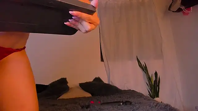 Snapshot of scarletmonroe_ chatting on 02-26-26, 11:54 scarletmonroe online show from 02-26-26, 11:54