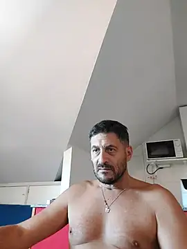 Snapshot of colosone chatting on 09-18-25, 01:03 colosone online show from 09-18-25, 01:03