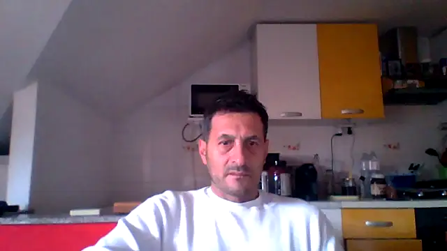 Snapshot of colosone chatting on 10-18-25, 09:11 colosone online show from 10-18-25, 09:11