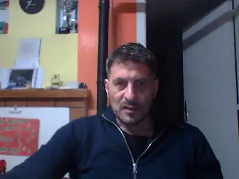 Snapshot of colosone chatting on 03-13-25, 07:39 colosone online show from 03-13-25, 07:39