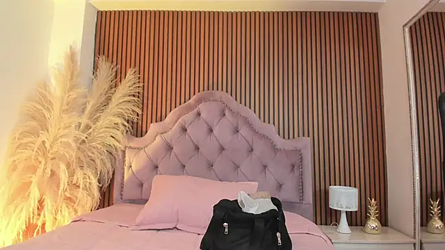 Violett hott  online show from 04-02-26, 12:34