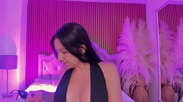 Snapshot of Violett_hott_ chatting on 02-05-26, 12:45 Violett hott online show from 02-05-26, 12:45