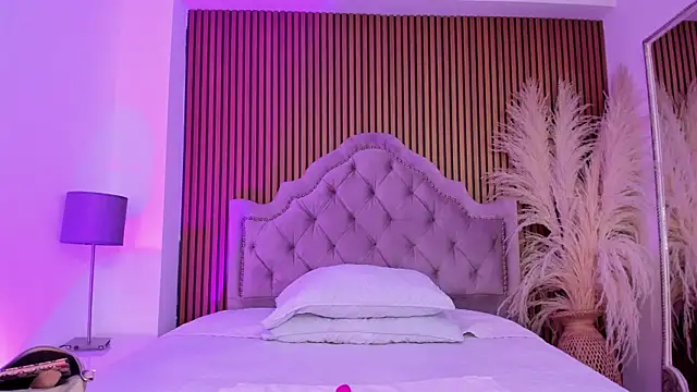 Snapshot of Violett_hott_ chatting on 03-01-26, 12:38 Violett hott online show from 03-01-26, 12:38