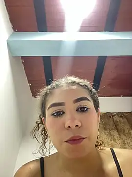 Snapshot of CamilaCastillo chatting on 06-03-26, 03:18 CamilaCastillo online show from 06-03-26, 03:18