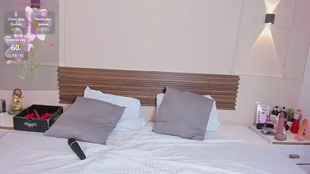 Snapshot of salome_diamond chatting on 05-09-26, 07:39 salome diamond online show from 05-09-26, 07:39