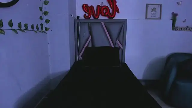 Luna  02 online show from 04-14-26, 12:10