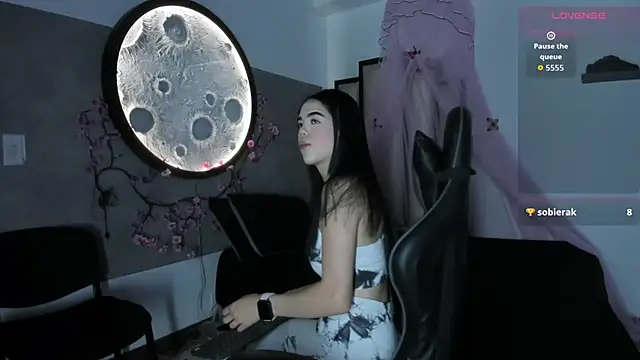 Luna  02 online show from 03-07-26, 11:38